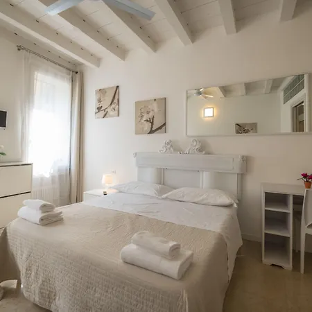 Academia Lägenhetshotell Bergamo