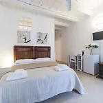 Academia Aparthotel