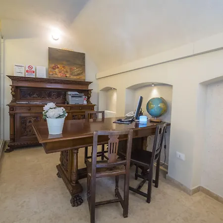 Aparthotel Academia 3*