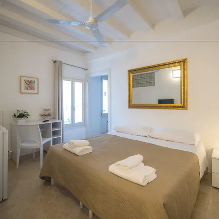 Academia Aparthotel 3*