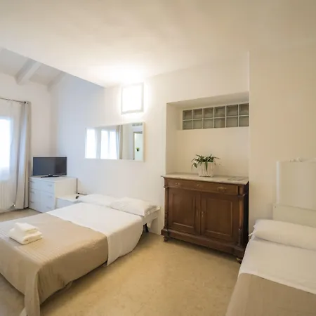 Aparthotel Academia 3*