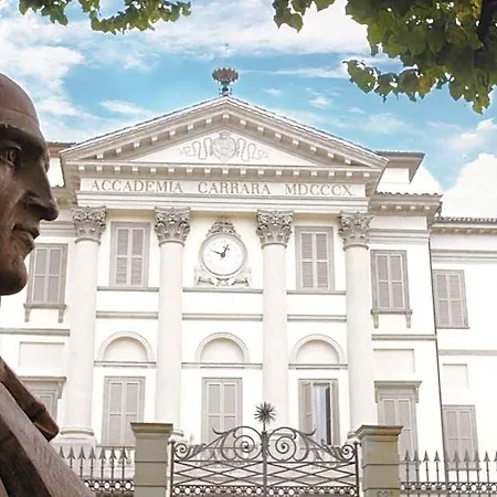 מלון דירות Academia