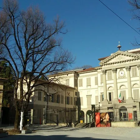 Academia 아파트호텔