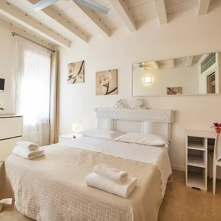 Aparthotel Academia 3*