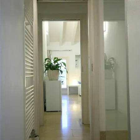 Academia Aparthotel 3*