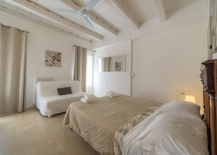 Apartmanhotel Academia 3*