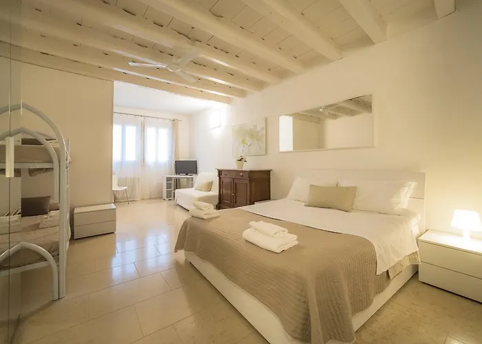 Academia Apartmanhotel 3*